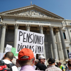 Movilización de pensionistas ante el Congreso, ayer.