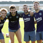 Samper, Piqué, Jordi Alba i Munir durant l’entrenament d’ahir a la Ciutat Esportiva.