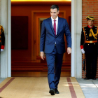 El president del Govern, Pedro Sánchez, dimecres, a l’abandonar el Palau de la Moncloa.