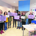 Dones Lleida va ‘okupar’ el Casal de la Dona per reclamar un centre públic d’atenció a dones.