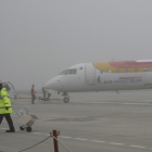 La niebla obliga a desviar los vuelos de esquiadores británicos de Alguaire a Reus y el de La Seu a Girona