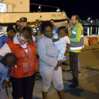 Arribada al port de Motril de migrants rescatats al mar d’Alborán dijous a la nit.
