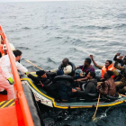 Operació de Salvament Marítim de nou homes i una dona ahir a prop de Tarifa.