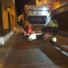 Imagen de la recogida puerta a puerta en Alcarràs el lunes, el primer día que se aplicó el sistema.