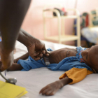 Imagen de un niño desnutrido en un hospital de Senegal.