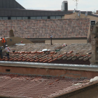 Así estaban las obras ayer en el oratorio dels Dolors. El tejado ya está practicamente acabado. 