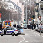 Imagen del despliegue policial en el barrio Neudorf, ayer.