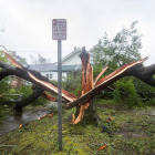 Imatges de l’estat dels carrers i avingudes en poblacions de Carolina del Nord, després del pas de l’huracà Florence.