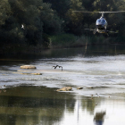 Imagen de archivo del helicóptero de fumigación en el Segre.