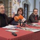 Ros Marbà, ahir a Cervera amb representants de l’IEI i l’ajuntament i el director del festival.