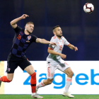 Jordi Alba, que volvía a la Selección Española, disputa un balón en una acción del partido de ayer.