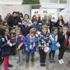 Alumnos de la escuela Països Catalans participando en la cacerolada.