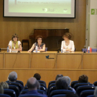 Un moment de la conferència d’Antonieta Jarne i Núria Carreras, amb la participació de Teresa Ibars.
