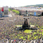 Una multitud de gente concentrada en la plaza España, lugar en el que empezó la manifestación.