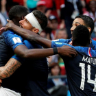 Los jugadores de la selección francesa celebran el segundo gol.