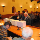 Decenas de síndicos acudieron a votar el domingo a Mollerussa.