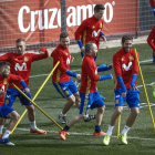 Un moment de l’entrenament de la selecció espanyola, ahir a Las Rozas.