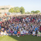 Fotografía de familia de los alumnos de la escuela Àngel Guimerà de Tàrrega que ayer participaron en esta iniciativa sostenible.