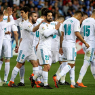 Los jugadores del Real Madrid celebran el gol de Isco que inauguró el marcador.
