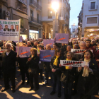 La manifestación en la plaza Paeria (izquierda), concentración matinal en Lleida (arriba) y por los Jordis en les Borges (abajo).