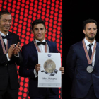 Marc Màrquez amb Valentino Rossi i Andrea Dovizioso a la gala de premis de MotoGP.