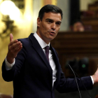 Pedro Sánchez va rebre ahir dures crítiques al seu programa per part de PP i Ciutadans.