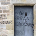 Aparecen unas pintadas fascistas en la ermita de Sant Julià de Tarroja