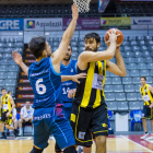 Una acció del partit disputat ahir al Barris Nord.