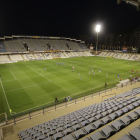 Una vista general del Camp d’Esports, donde figuran patrocinadores y anunciantes que colaboran con el Lleida Esportiu.