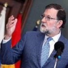 Rajoy trasladó a Sánchez y Rivera que mantiene el 155 mientras analiza la viabilidad del Govern