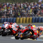 Marc Màrquez lidera un grupo de pilotos durante la prueba del Mundial que se disputó en el circuito de Le Mans.