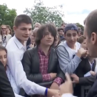 Macron regañó al joven por llamarle a secas “Manu” en vez de señor o señor presidente.