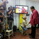 Los venezolanos votan jefe de Estado para encarar la crisis del país