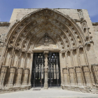La restauració de la Porta dels Apòstols se centrarà a frenar els processos de degradació de la pedra.