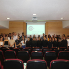 Foto de familia de los jóvenes de entre 16 y 29 años que han participado este verano en los cursos del Campus Comerç. 