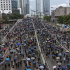 Miles de hongkoneses salieron nuevamente ayer a las calles.