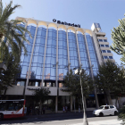 Banc Sabadell guanya 328 milions el 2018, un 54% menys, condicionat per TSB
