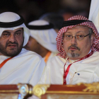 Imatge de Jamal Khashoggi, a la dreta, el 2012