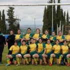 La plantilla del Inef Lleida Rugby femenino que dirige el técnico Miguel Godoy, primero por la derecha.