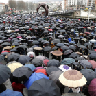 Milers de jubilats es van concentrar de nou ahir a Bilbao per reclamar unes pensions dignes.