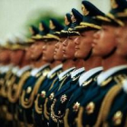 La Xina prohibeix als seus soldats buscar parella per internet
