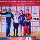 Ángel Vidal, del club Prosan, campió al seu grup d’edat. Al centre, Eva Ribalta, del Xafatolls, va guanyar dos ors i Jordi Montraveta, de Cervera, campió sub-23.