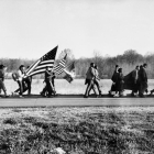Imatge facilitada per Bozar que té com a títol 'On The Road', Selma March, Alabama, 1965.'