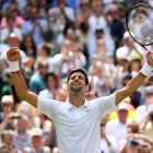 Novak Djokovic celebra su triunfo en primera ronda de Wimbledon ante Philipp Kohlschreiber.