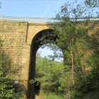El puente sobre la Riera de la Font de la Sarga.