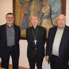 El vicari general mossèn Lluís Sallán, el bisbe Salvador Giménez i el vicari Episcopal Jaume Pedrós.