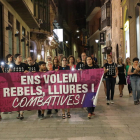 Marcha nocturna de Marea Lila ayer en Lleida contra la violencia machista. 