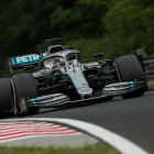 Lewis Hamilton durante la sesión matinal del Gran Premio de Hungría, donde marcó el mejor crono.