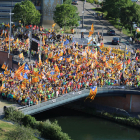 Foto aérea del puente donde se concentraron los manifestantes convocados balo el lema Omplim Estrasburg en defensa de los derechos de los tres líderes independentistas.