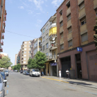 La vivienda okupada se encuentra en la calle Mossèn Reig, en el barrio del Clot.